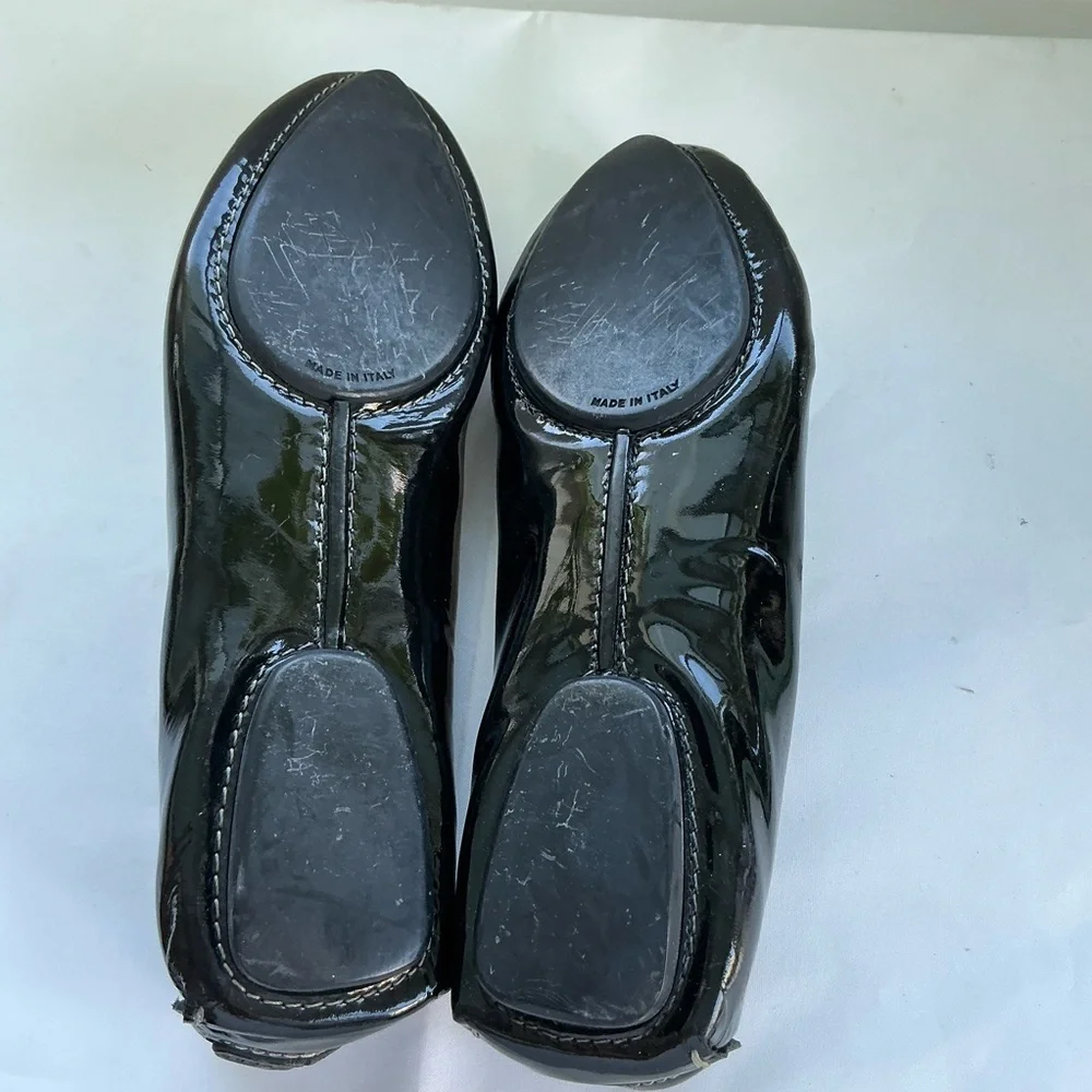 Marc Jacobs Shiny Black Loafers with Bow Detail